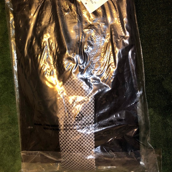 APT 9 Mens Black Buttonup With Silver Tie Sz. Medium BRAND NEW W/TAGS - Picture 2 of 5